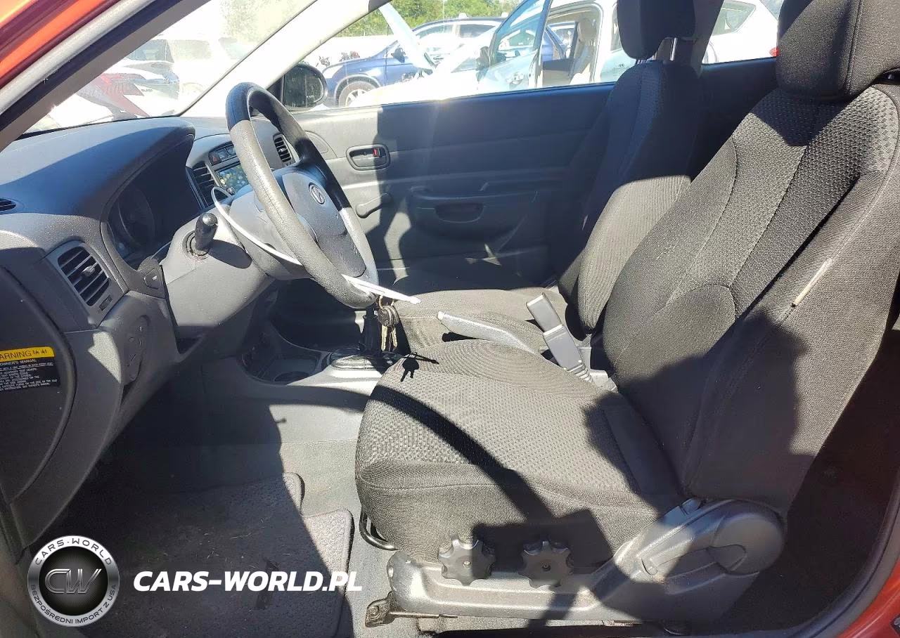 2008 Hyundai Accent VIN:KMHCM36C38U086604 - 7
