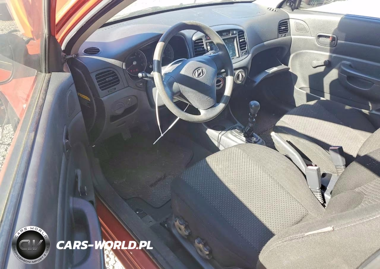 2008 Hyundai Accent VIN:KMHCM36C38U086604 - 8