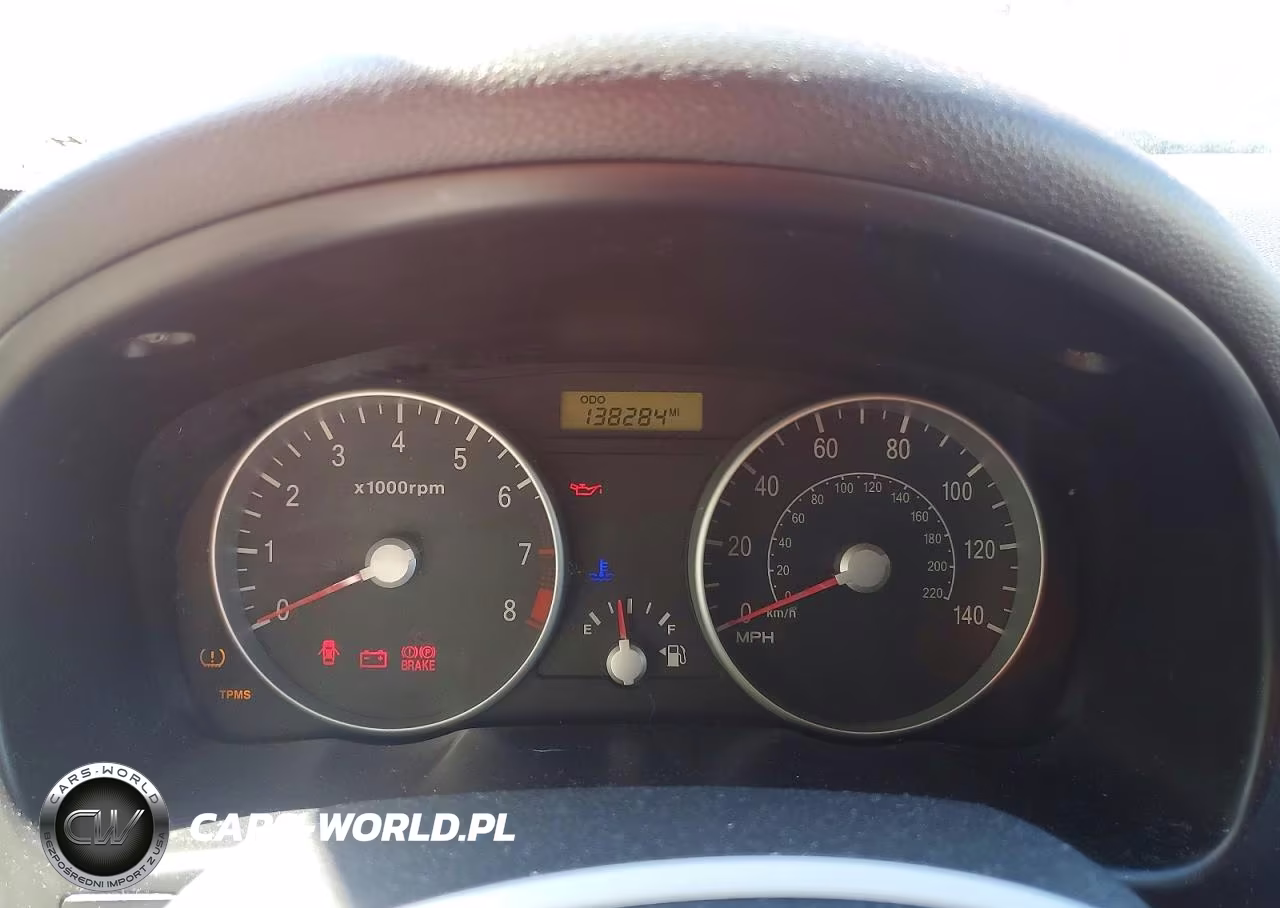 2008 Hyundai Accent VIN:KMHCM36C38U086604 - 9