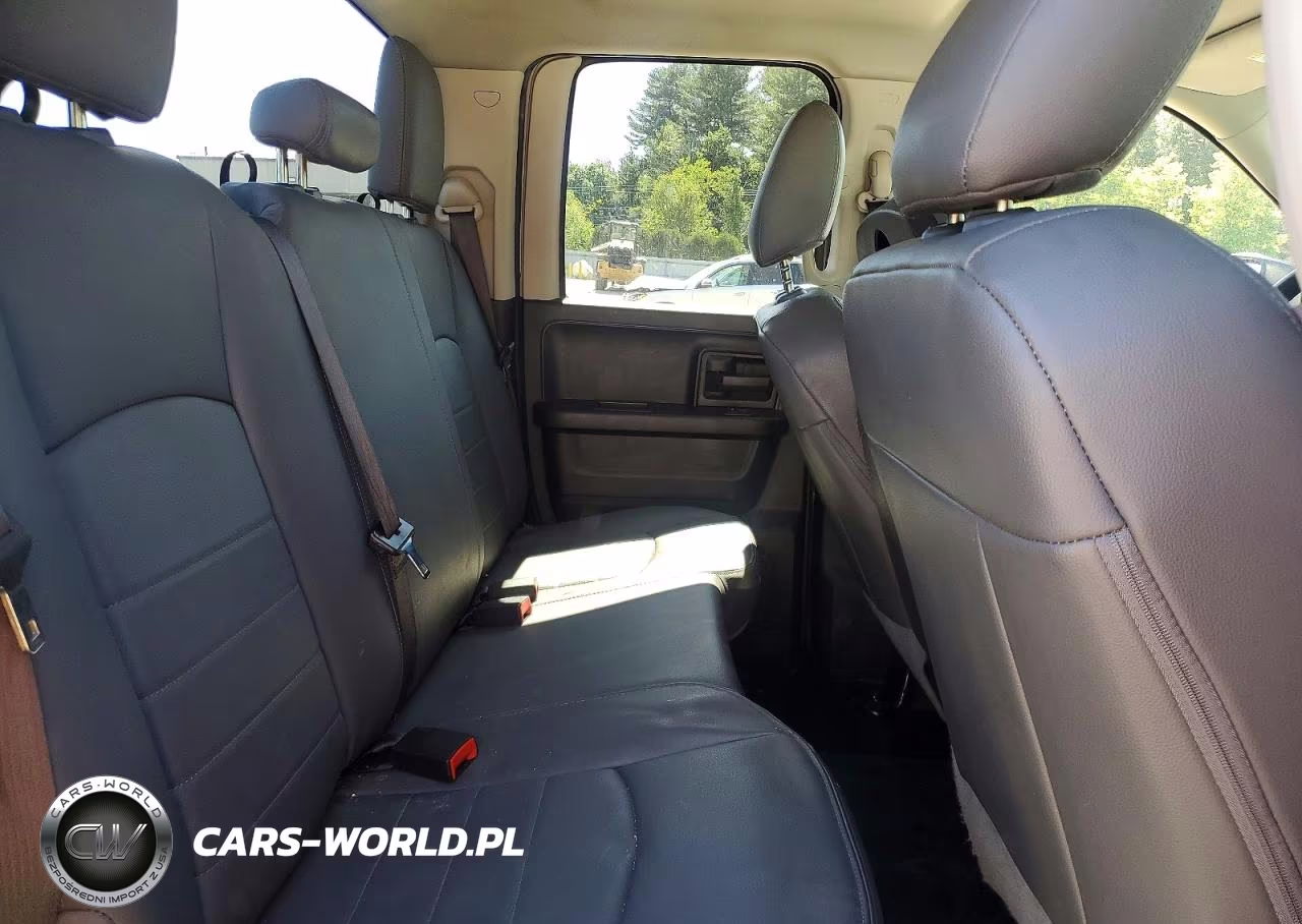 2019 Ram 1500 Classic Tradesman VIN:1C6RR6FG5KS722339 - 10