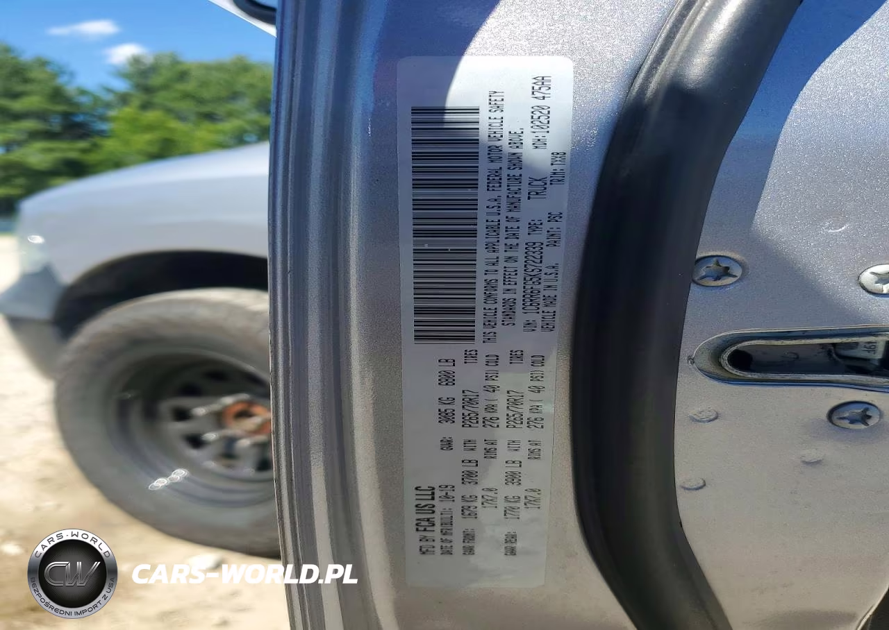 2019 Ram 1500 Classic Tradesman VIN:1C6RR6FG5KS722339 - 12