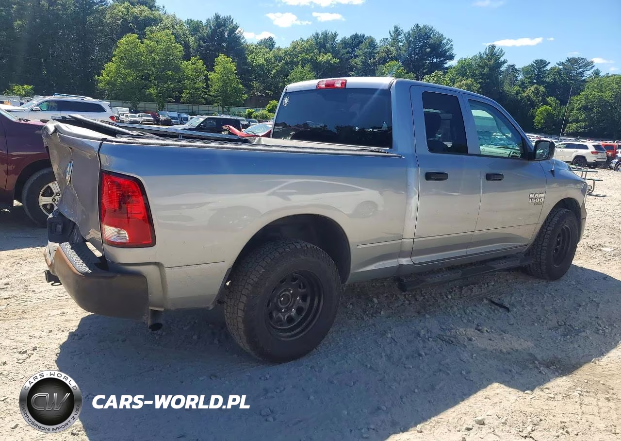 2019 Ram 1500 Classic Tradesman VIN:1C6RR6FG5KS722339 - 3