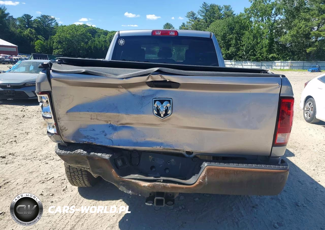 2019 Ram 1500 Classic Tradesman VIN:1C6RR6FG5KS722339 - 6