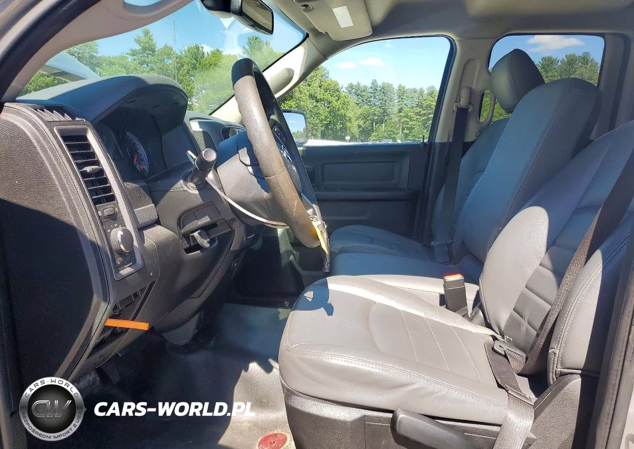 2019 Ram 1500 Classic Tradesman VIN:1C6RR6FG5KS722339 - 7