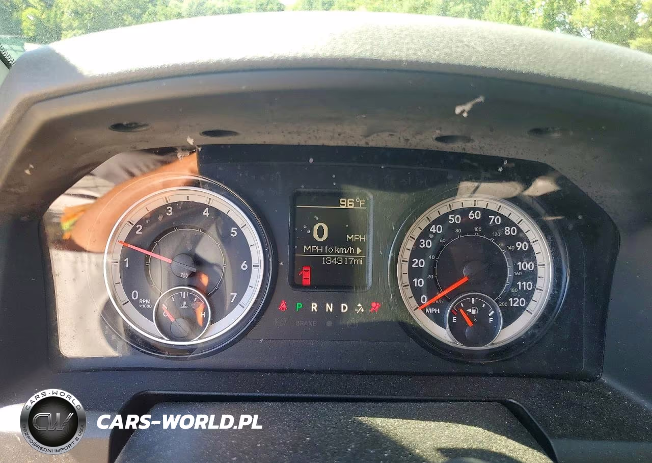 2019 Ram 1500 Classic Tradesman VIN:1C6RR6FG5KS722339 - 9