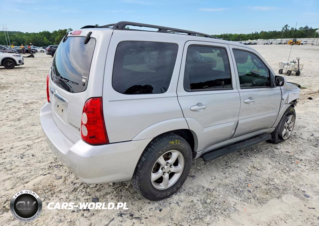 2005 Mazda Tribute S VIN:4F2CZ04115KM35868 - 3