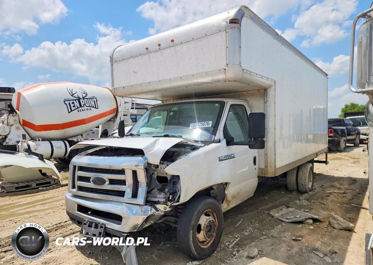 2016 Ford Econoline E450 Super Duty Cutaway Van