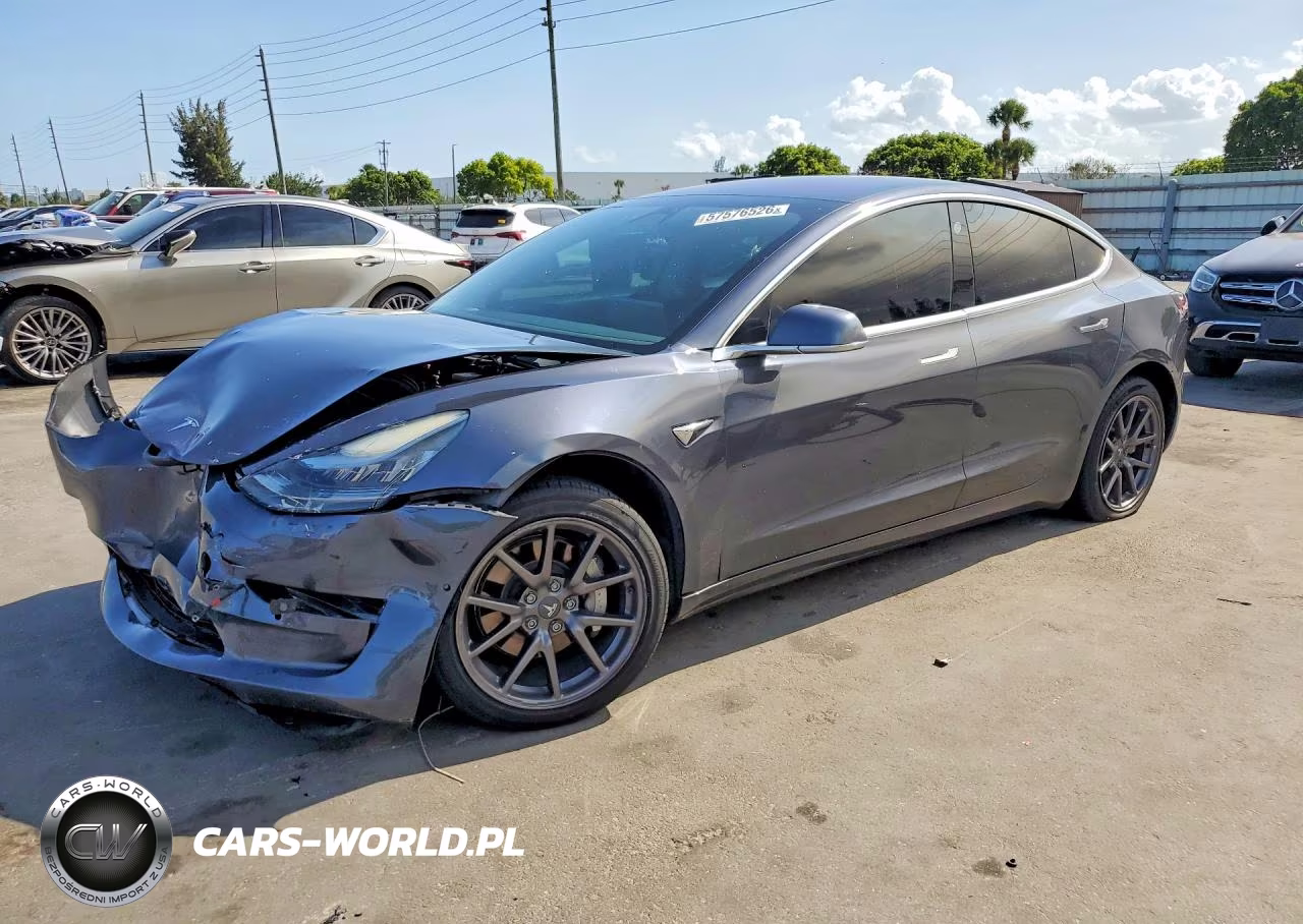 2019 Tesla Model 3 VIN:5YJ3E1EB3KF209588 - 1