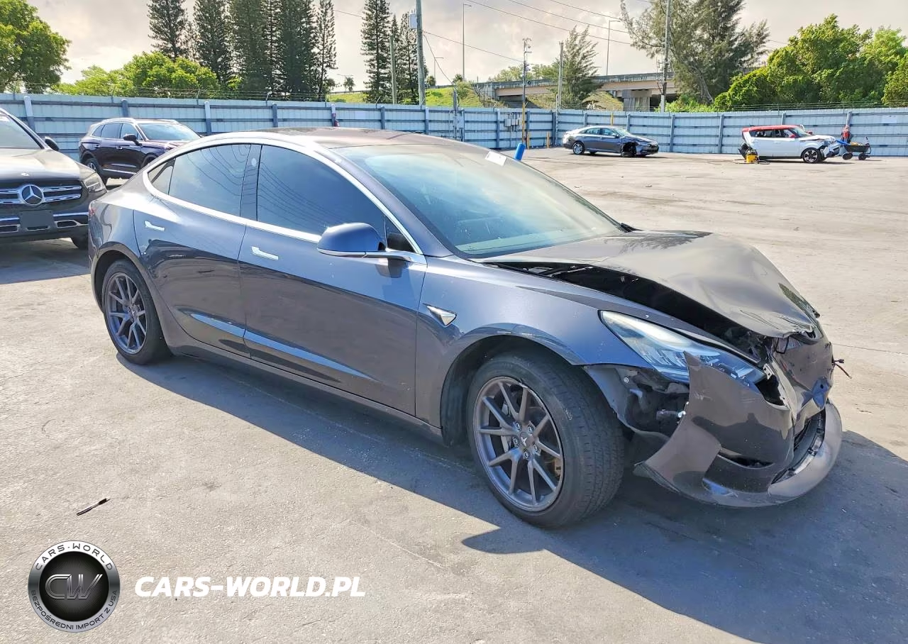 2019 Tesla Model 3 VIN:5YJ3E1EB3KF209588 - 4