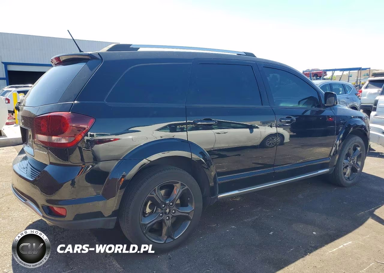 2018 Dodge Journey Crossroad VIN:3C4PDCGG6JT252069 - 3