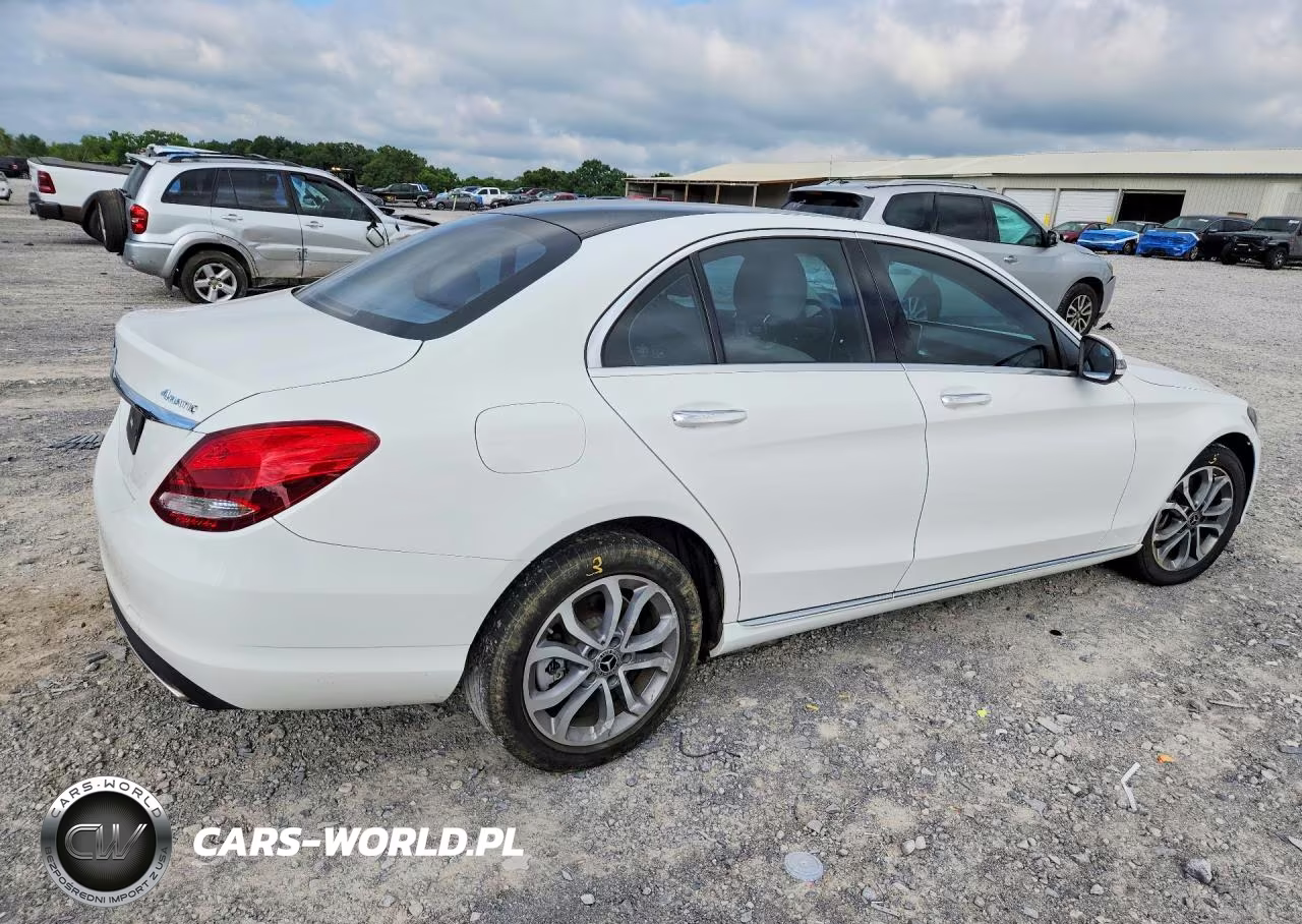 2017 Mercedes-Benz C 300 4Matic VIN:55SWF4KB8HU219542 - 3