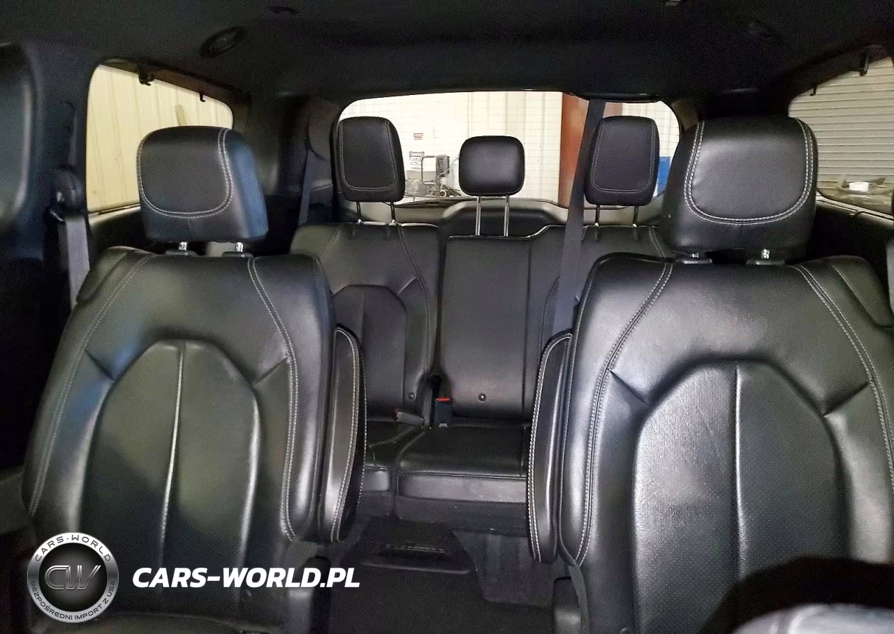 2018 Chrysler Pacifica Touring L VIN:2C4RC1BG3JR353970 - 10