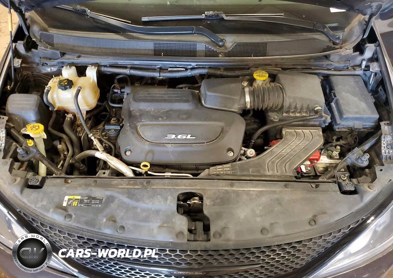 2018 Chrysler Pacifica Touring L VIN:2C4RC1BG3JR353970 - 12