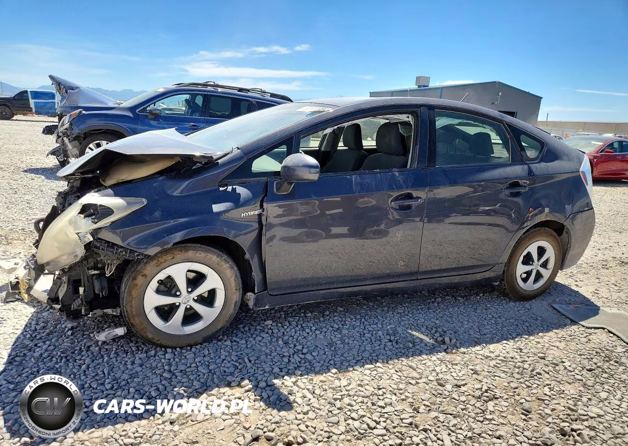 2013 Toyota Prius Three – zdjęcie 1 z 12