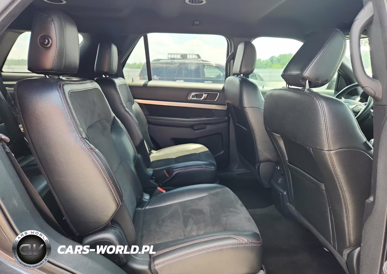 2018 Ford Explorer Xlt VIN:1FM5K7D88JGB15569 - 11