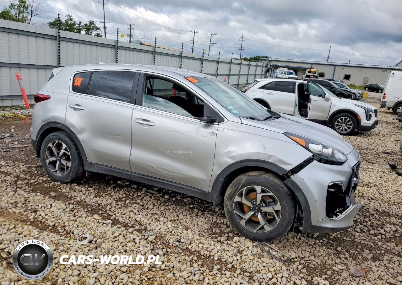2020 Kia Sportage Lx VIN:KNDPM3AC4L7810496 - 4
