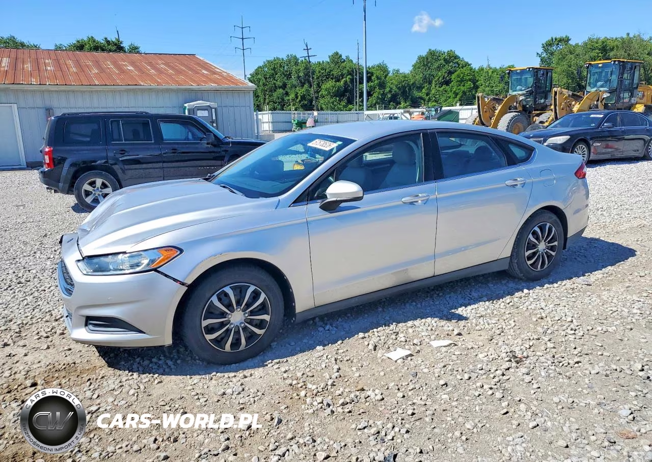2013 Ford Fusion S – zdjęcie 1 z 12