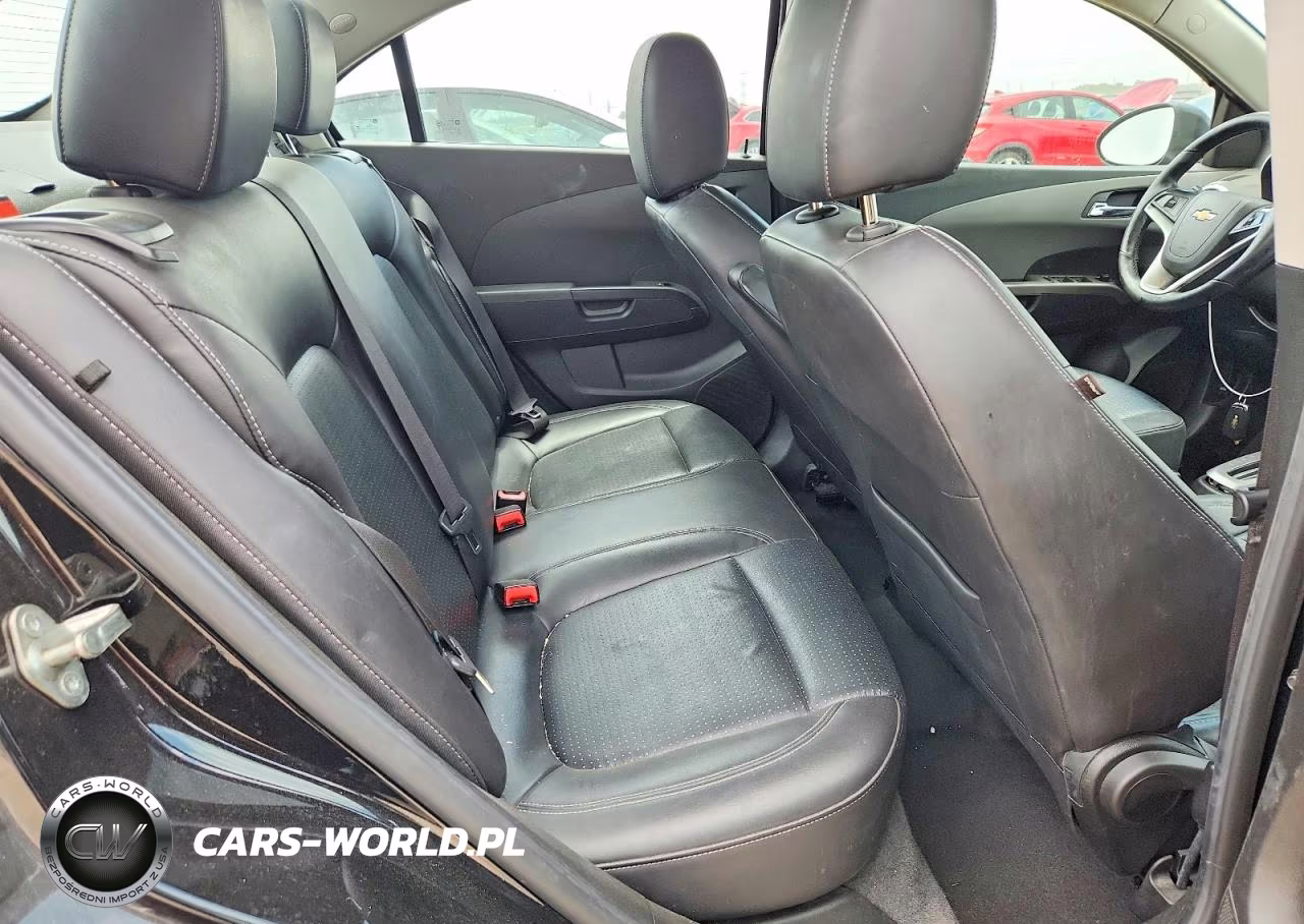 2020 Chevrolet Sonic Premier VIN:1G1JF5SB0L4119106 - 10