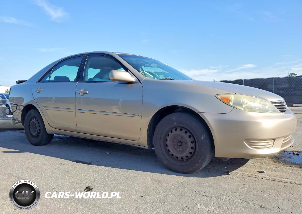2005 Toyota Camry Le VIN:4T1BE32KX5U435274 - 4