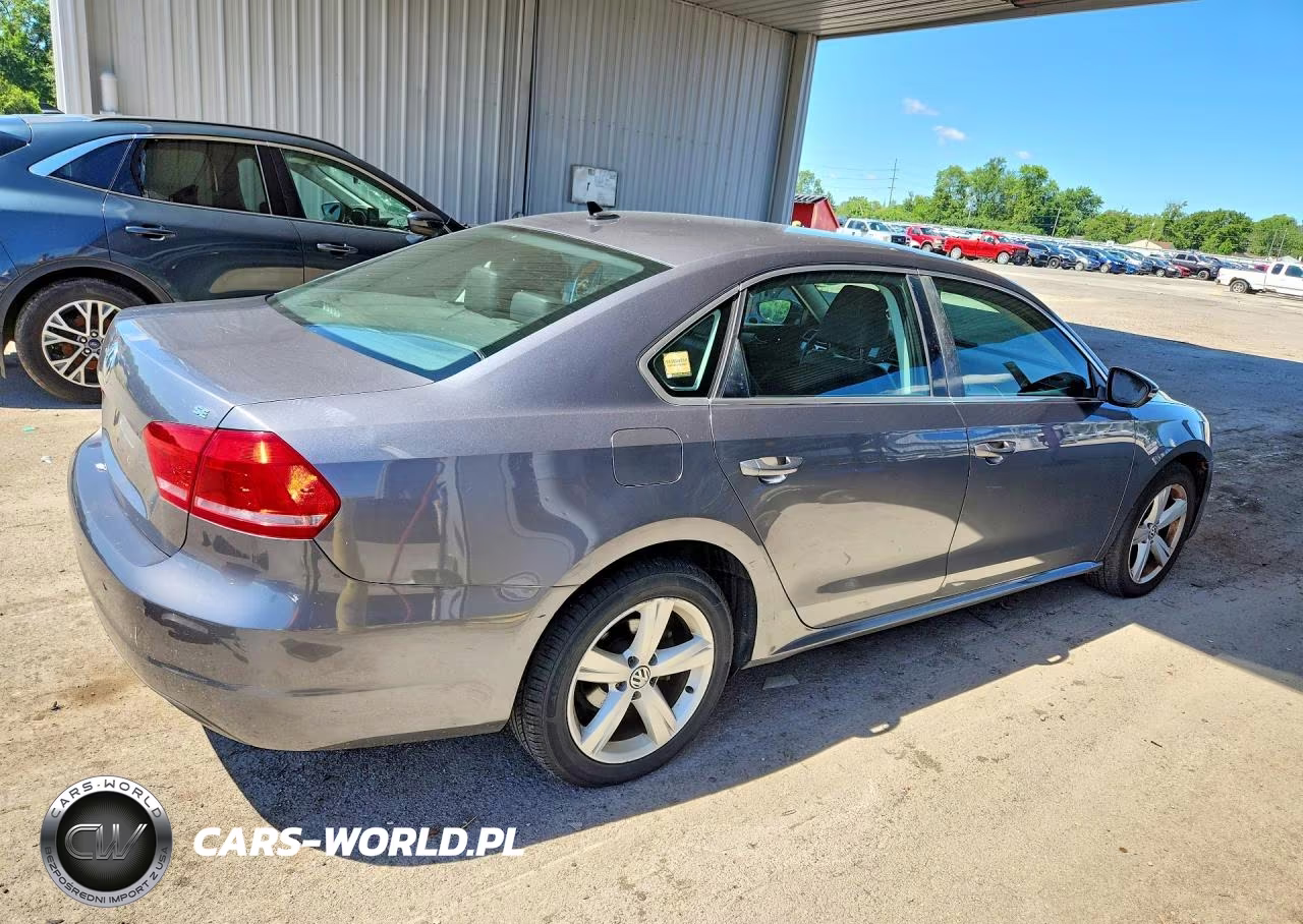 2012 Volkswagen Passat Se VIN:1VWBH7A38CC021813 - 3