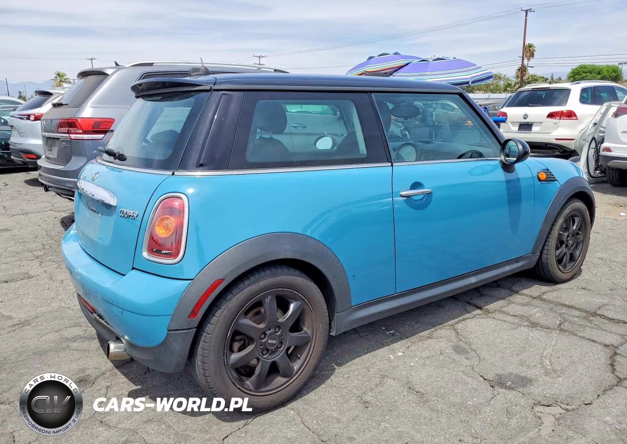 2010 Mini Cooper VIN:WMWMF3C54ATU76189 - 3