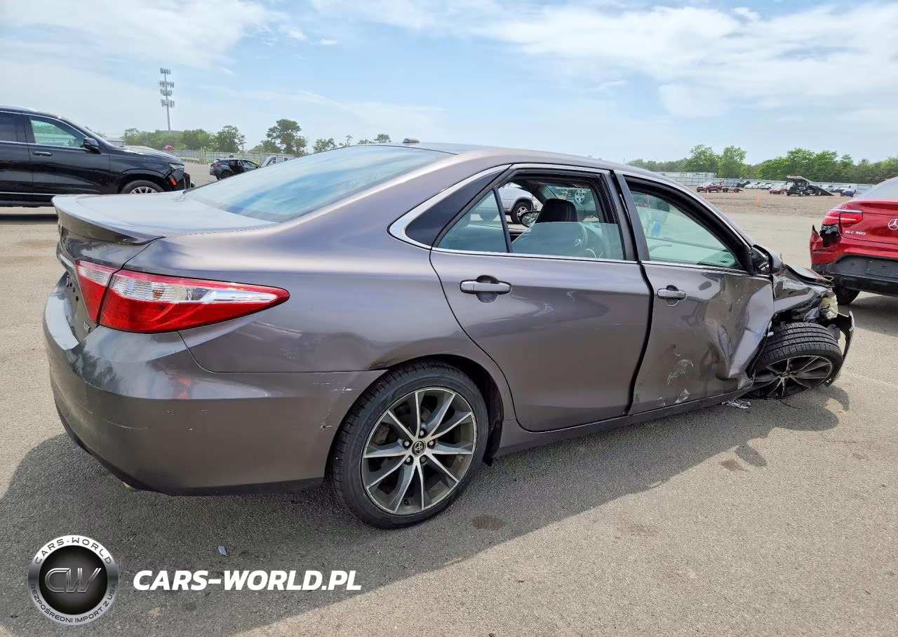 2015 Toyota Camry Xse VIN:4T1BF1FK7FU481299 - 3