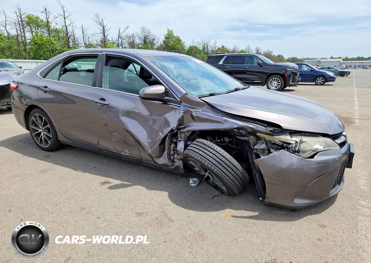 2015 Toyota Camry Xse VIN:4T1BF1FK7FU481299 - 4