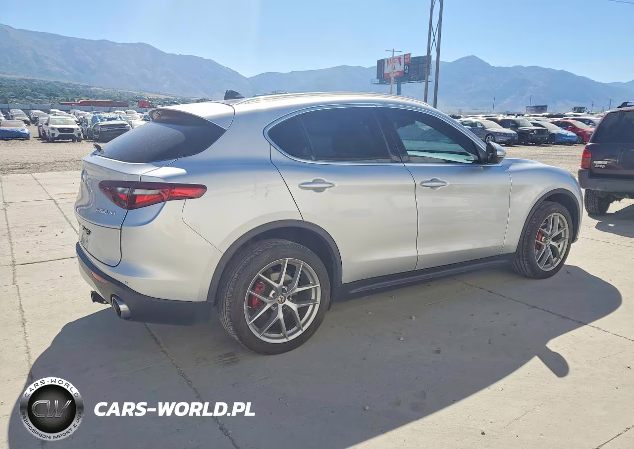 2018 Alfa Romeo Stelvio Ti VIN:ZASFAKBN1J7B97630 - 3