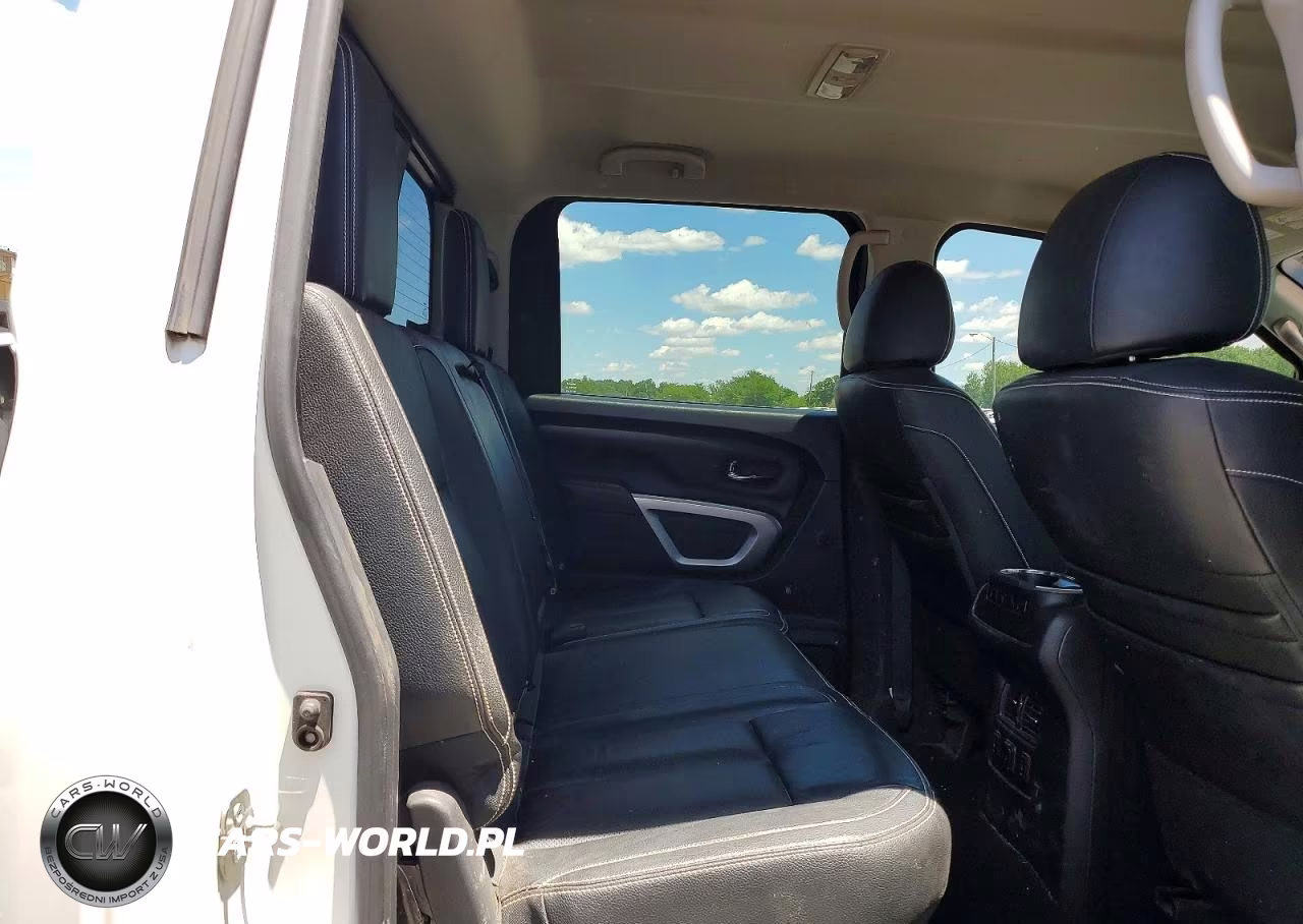 2018 Nissan Titan Xd Pro-4X VIN:1N6BA1F48JN544656 - 10