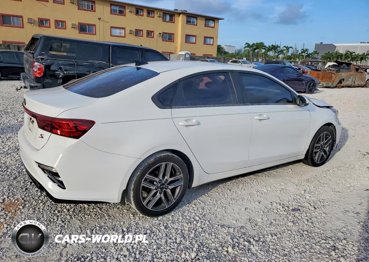 2019 Kia Forte S VIN:3KPF34AD5KE026548 - 3