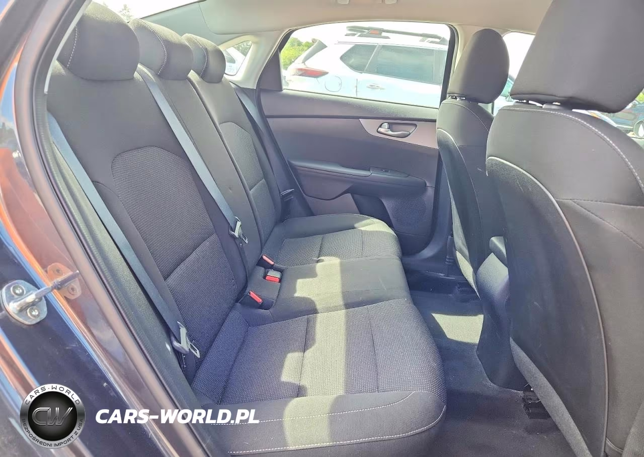 2020 Kia Forte Lxs VIN:3KPF24AD7LE255057 - 10