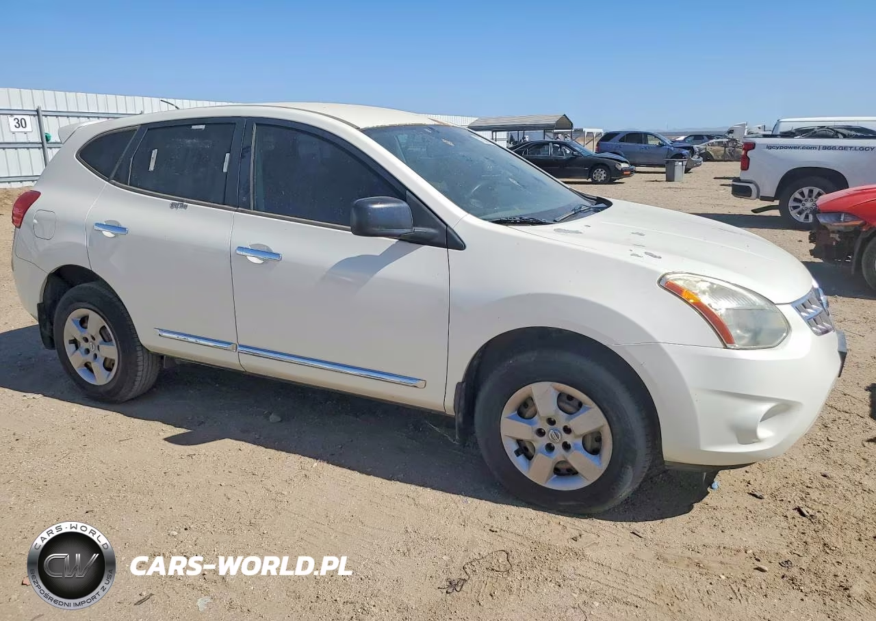 2013 Nissan Rogue S VIN:JN8AS5MT4DW545769 - 4