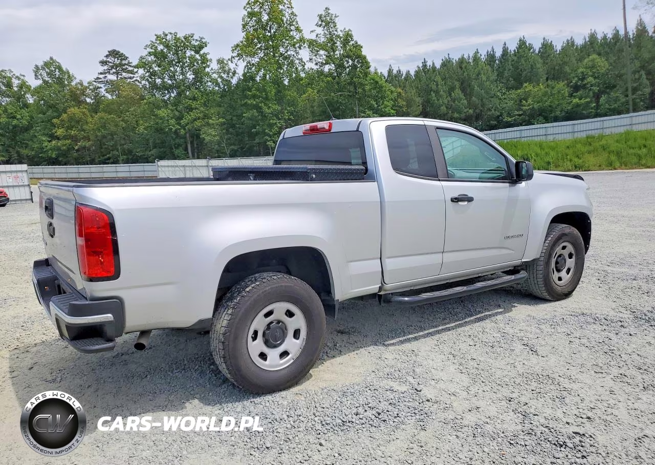 2018 Chevrolet Colorado VIN:1GCHSBEA6J1301068 - 3