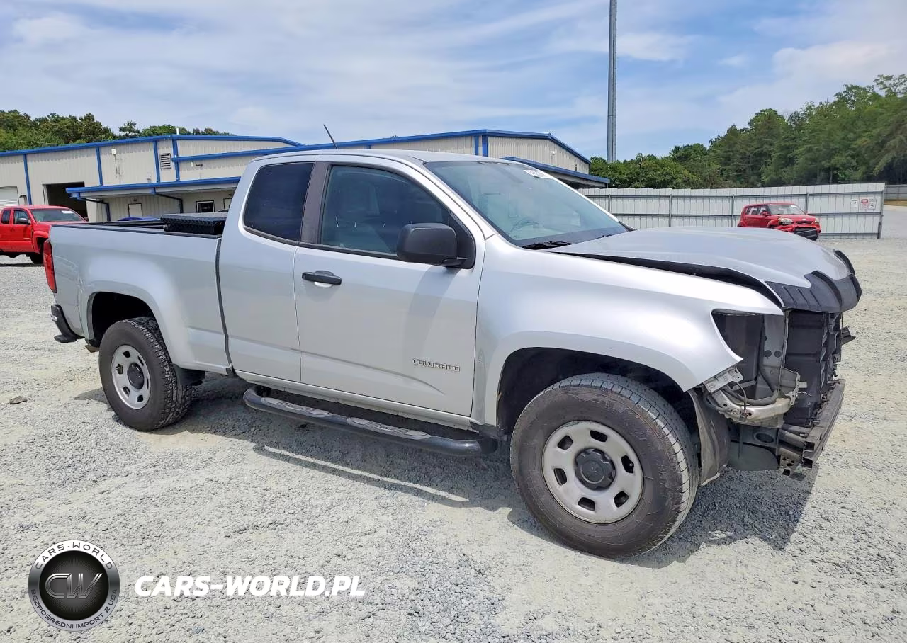 2018 Chevrolet Colorado VIN:1GCHSBEA6J1301068 - 4