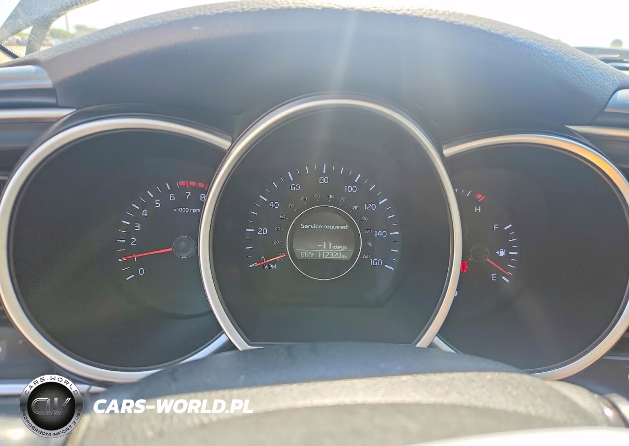 2015 Kia Optima Lx VIN:5XXGM4A74FG458413 - 9