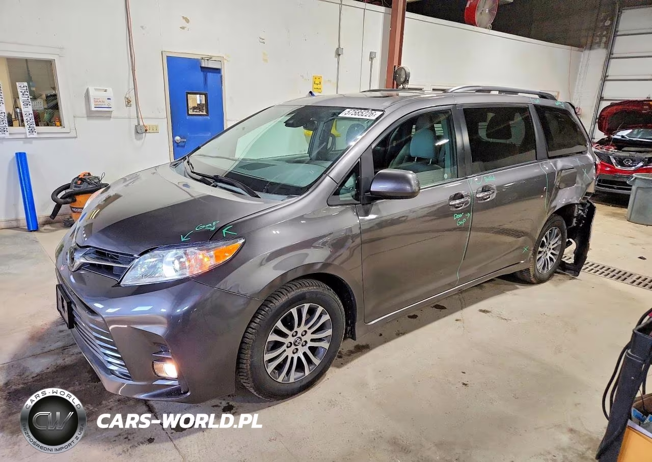 2018 Toyota Sienna Xle 8-Passenger