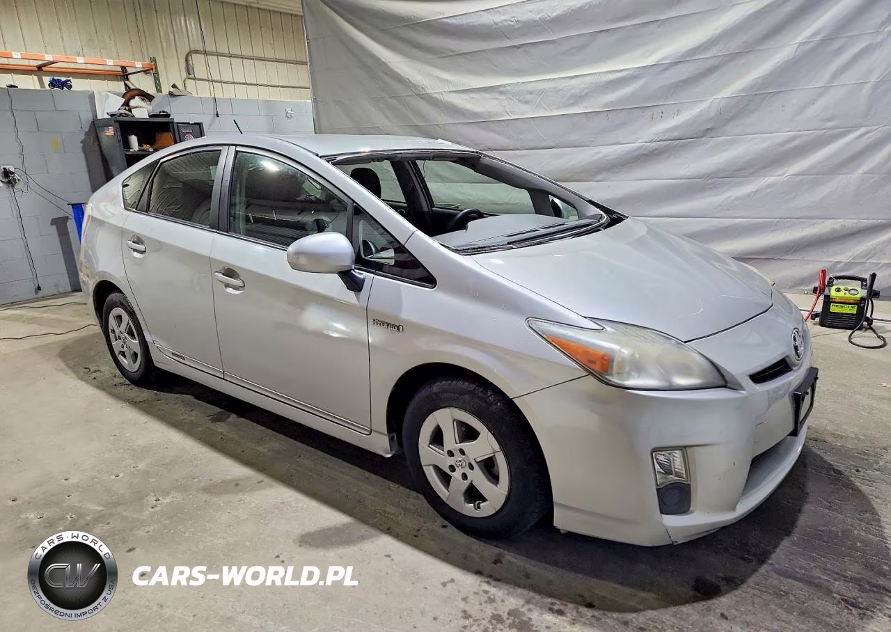 2011 Toyota Prius Three VIN:JTDKN3DU1B1450147 - 4