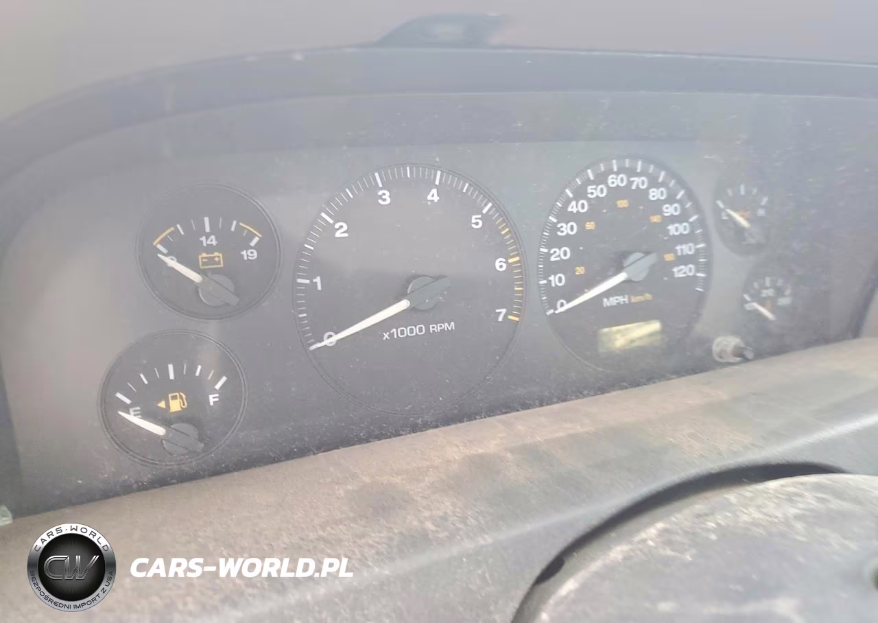 2002 Jeep Grand Cherokee Laredo VIN:1J4GX48S42C323485 - 9