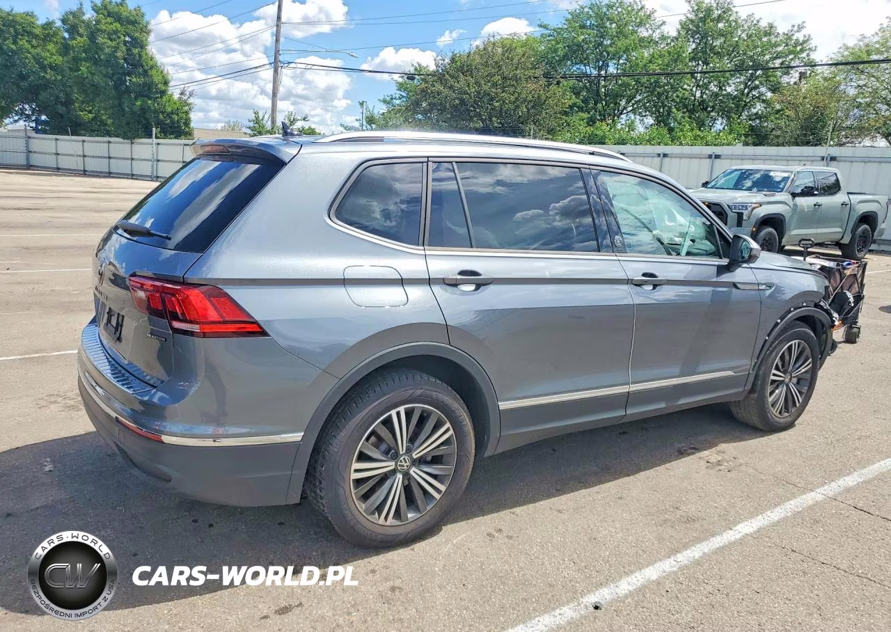 2024 Volkswagen Tiguan Wolfsburg VIN:3VVAB7AXXRM216307 - 3