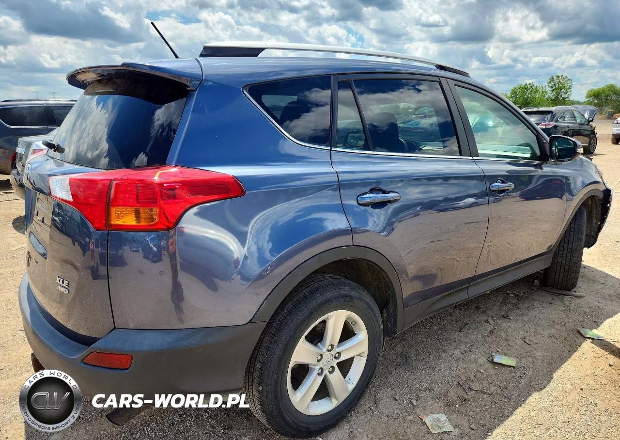 2013 Toyota Rav4 Xle VIN:2T3RFREV6DW012413 - 3