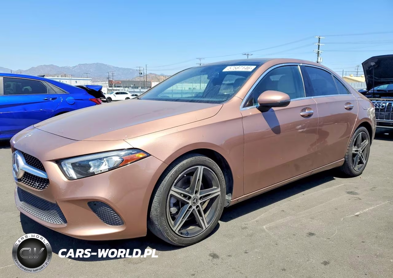 2022 Mercedes-Benz A 220 – zdjęcie 1 z 12