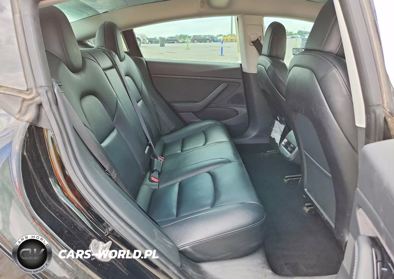 2019 Tesla Model 3 VIN:5YJ3E1EA0KF300387 - 10