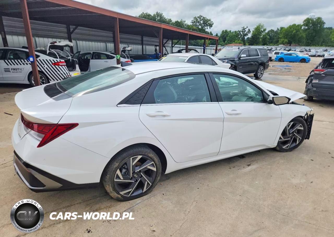 2025 Hyundai Elantra Limited VIN:KMHLP4DG4SU892204 - 3