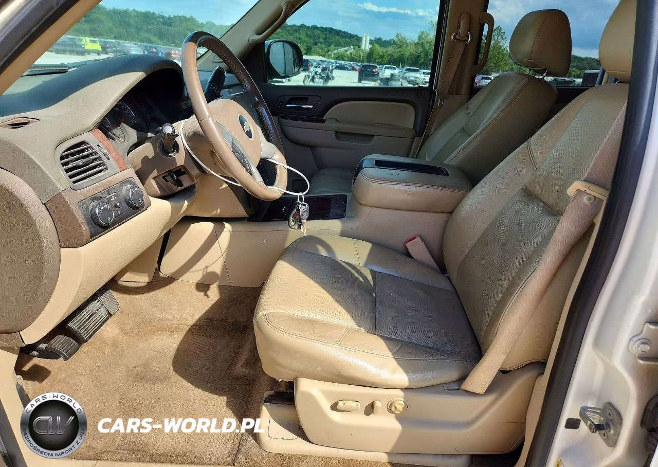 2010 Chevrolet Suburban K1500 Ltz VIN:1GNUKKE3XAR159915 - 7