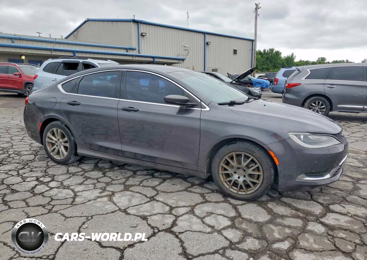 2016 Chrysler 200 Limited VIN:1C3CCCAB4GN111951 - 4