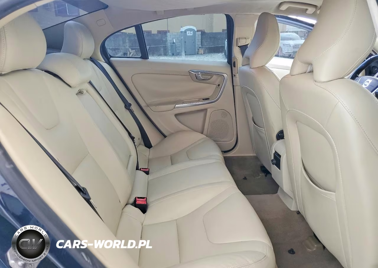 2015 Volvo S60 Platinum VIN:YV140MFD5F1318843 - 10