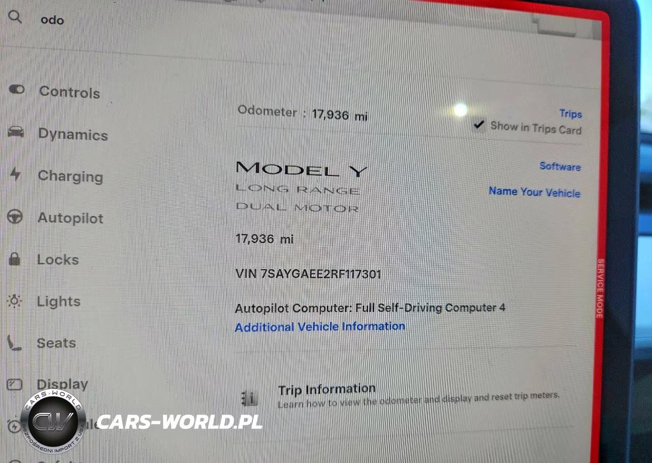 2024 Tesla Model Y VIN:7SAYGAEE2RF117301 - 9