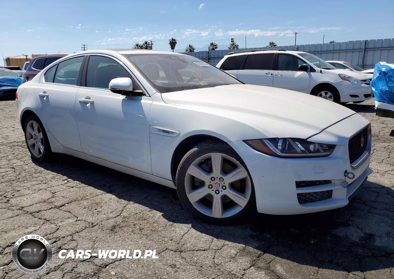 2017 Jaguar Xe Prestige VIN:SAJAK4BN3HA953940 - 4