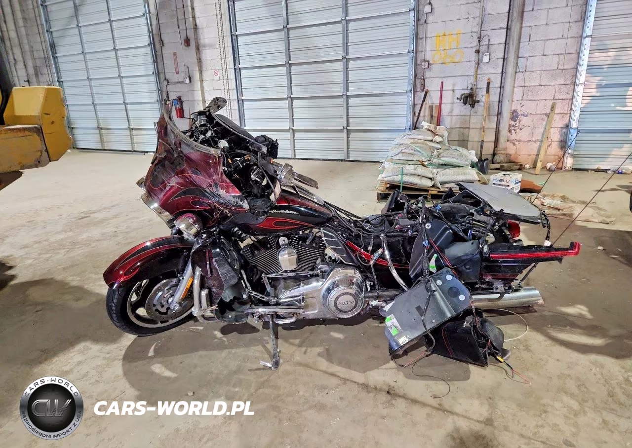 2013 Harley-Davidson Flhtcuse Cvo Ultra Classic Electra Glid VIN:1HD1PR815DB955306 - 3
