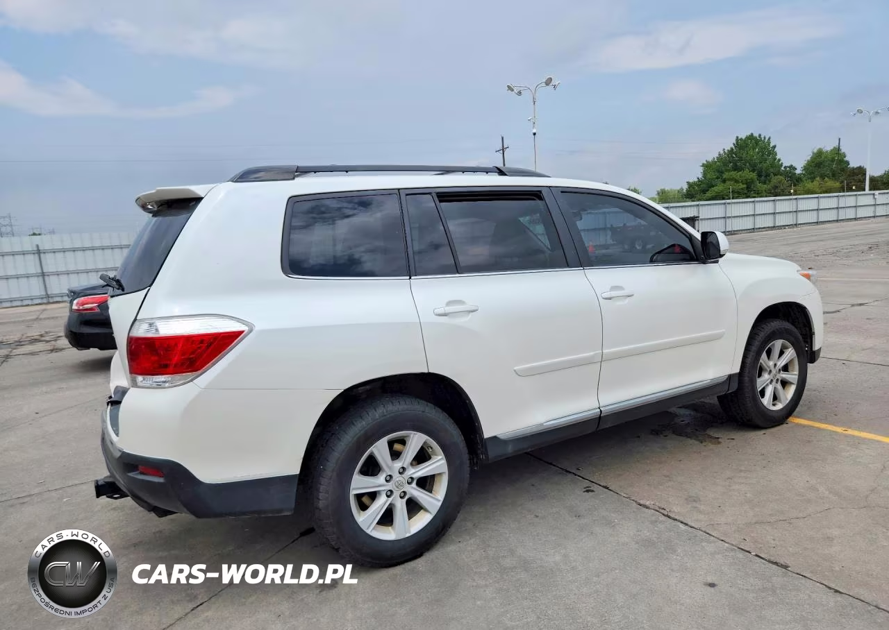 2012 Toyota Highlander Base VIN:5TDBK3EHXCS128847 - 3